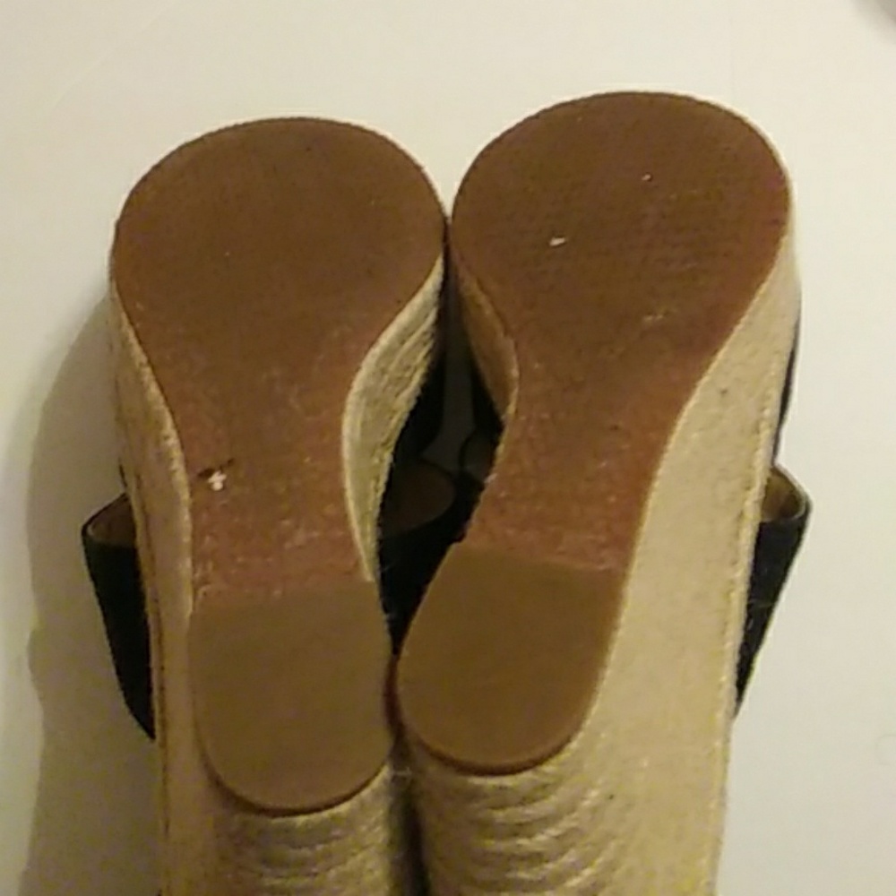 Shoes - Picture 4 of 5